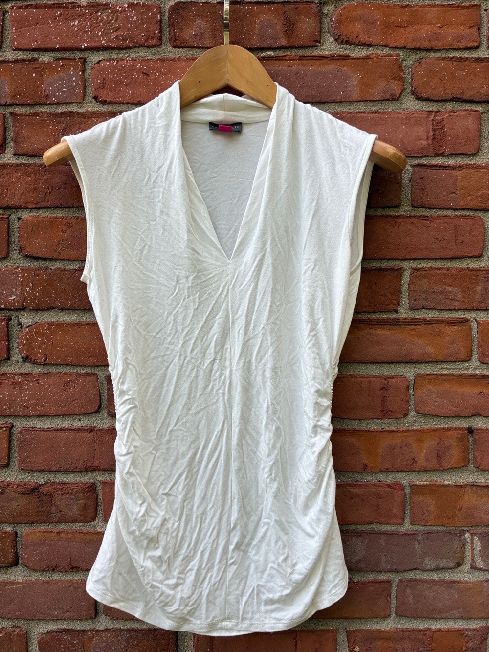Vince Camuto Cream V-Neck Sleeveless Ruched Tank Top